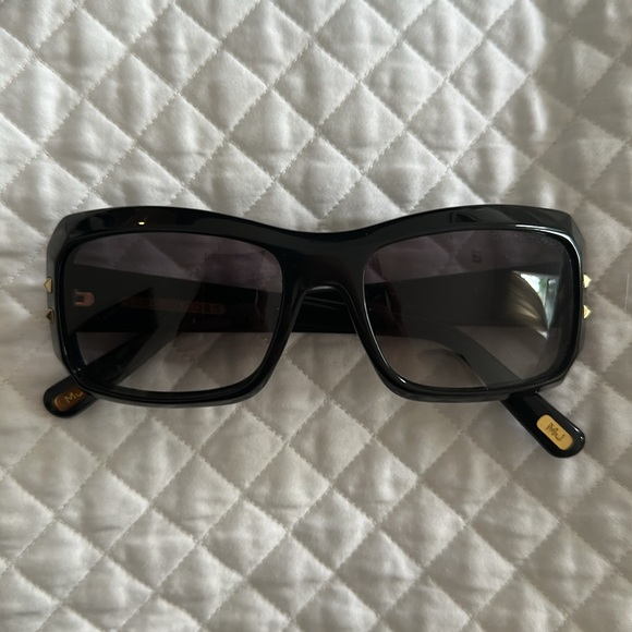 Marc Jacobs Black Modern Sunglasses - Picture 3 of 3